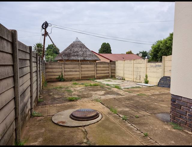 4 BEDROOM HOUSE RENTED IN BRACKENDOWNS
